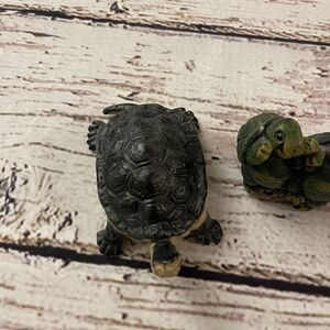 Turtle Tortoise Holland Figurine Miniatures Netherlands Japan Lot of‎ 2